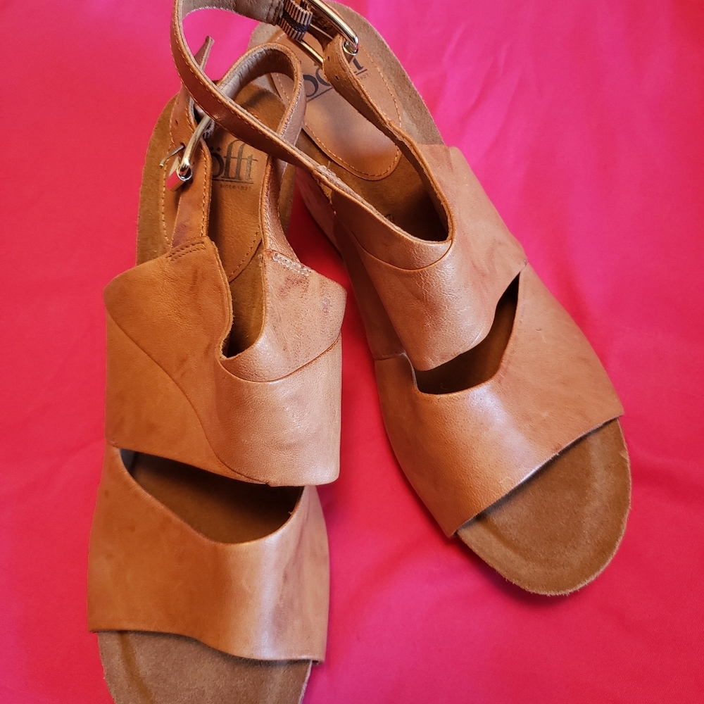 Comfort wedge sandals
